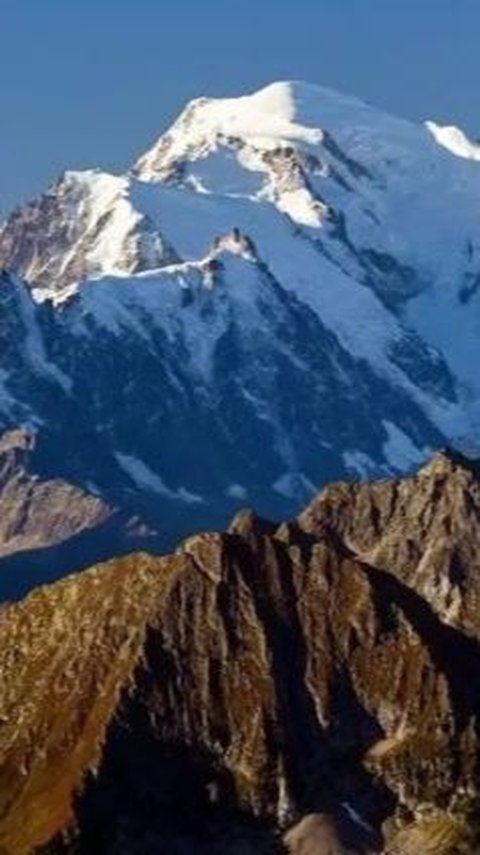 Puncak Gunung Tertinggi di Prancis Mont Blanc Menyusut, Ini Penyebabnya<br>