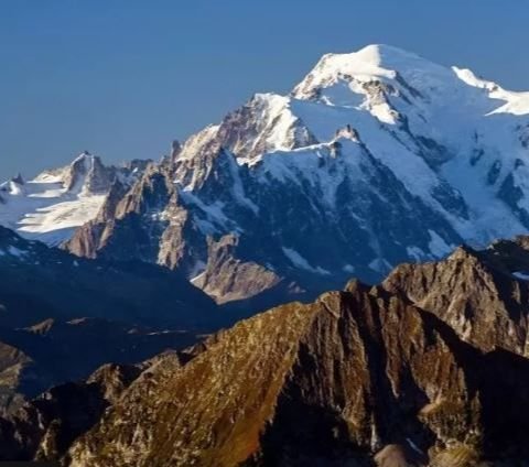 Puncak Gunung Tertinggi di Prancis Mont Blanc Menyusut, Ini Penyebabnya