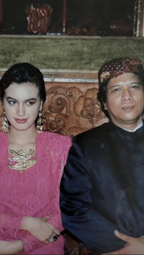 Ini potret Sophia Latjuba bersama ayahnya, Aziz Latjuba, yang berasal dari Sulawesi Selatan, Indonesia.<br>