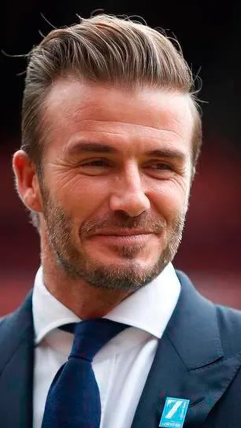 David Beckham, sosok ikonik dalam dunia sepak bola, kembali mengguncang layar kaca melalui film dokumenter terbarunya, 