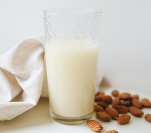 Nutrition of Cow's Milk vs Plant-Based Milk According to Nutrition Experts