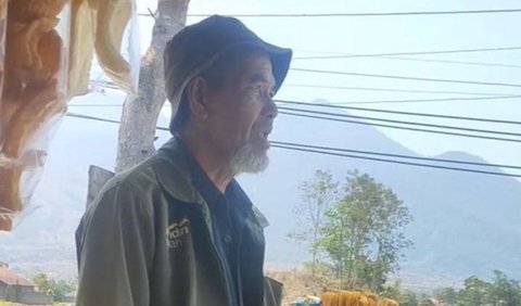 “Mau makan, mau menukar dengan sendok, jualan belum ada yang kejual,”<br>