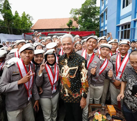 Kunjungi Ponpes se-Bekasi Raya, Ganjar Pastikan Santri Terima Pelatihan Tingkatkan Kemampuan