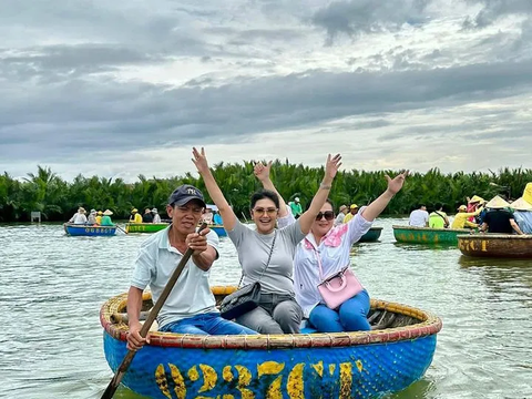 Serunya Bella Saphira Naik 'Coconut Basket Boat' di Vietnam, Potret Cantiknya Bikin Salfok