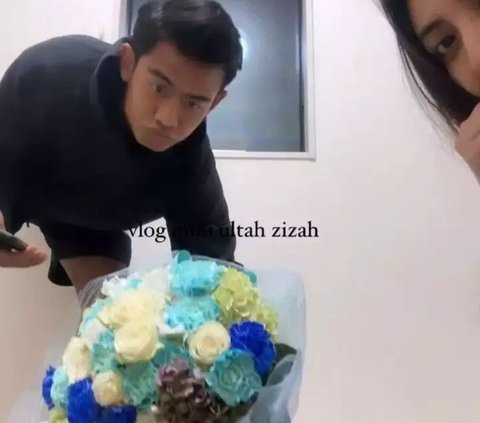 Istri Pratama Arhan, Azizah Salsha, berulang tahun yang ke-20 pada Jumat (6/10) kemarin.<br><br>Dari unggahan Instagram Vicky Alaydrus, tampak Pratama Arhan tengah sibuk menyiapkan kejutan untuk istrinya. 