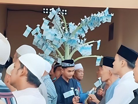 Viral! Maulid Nabi Study Group in Madura Receives 'Sultan' Basket: Complete Groceries + A Handful of Red Money and Blue Money Trees Worth Millions