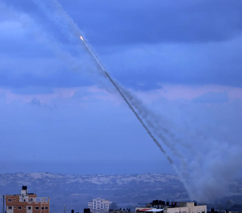 FOTO: Penampakan Ratusan Roket Milisi Jalur Gaza Gempur Israel