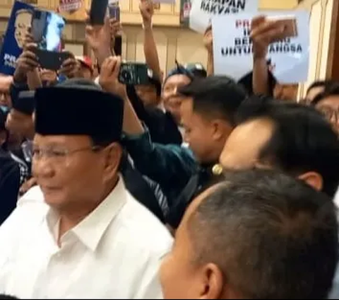 Ditemani Ibas, Prabowo Tiba di Acara Deklarasi Relawan 'Setia Prabowo'