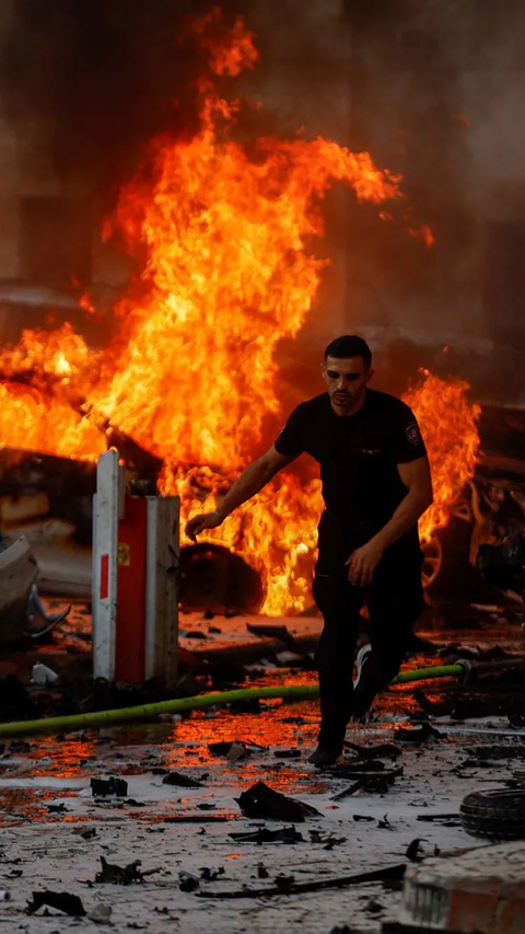 FOTO: Mencekamnya Situasi Israel Dihujani Roket dari Jalur Gaza hingga Jatuh Korban Jiwa