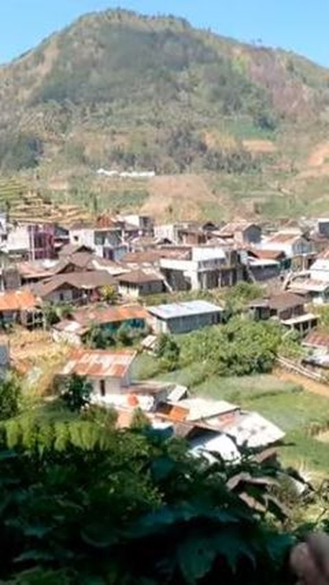<b>Desa Terpencil di Kabupaten Batang Ini Hanya 8 Jam Terkena Sinar Matahari, Ini Penyebabnya</b>