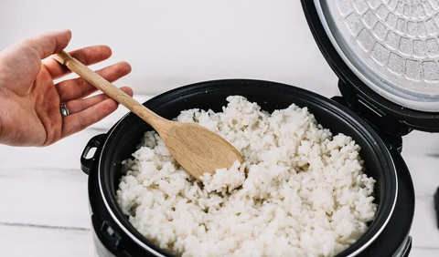 1. Cara Menyimpan Nasi dengan Rice Cooker