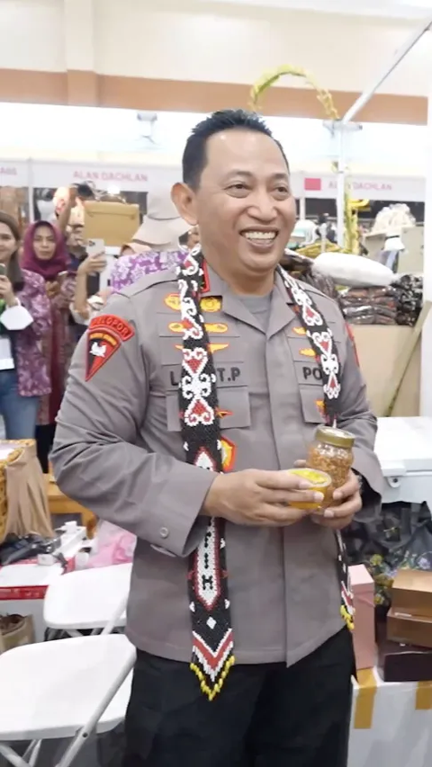 Momen Kapolri Datang ke Bazar UMKM: Mana yang Harus Saya Endorse