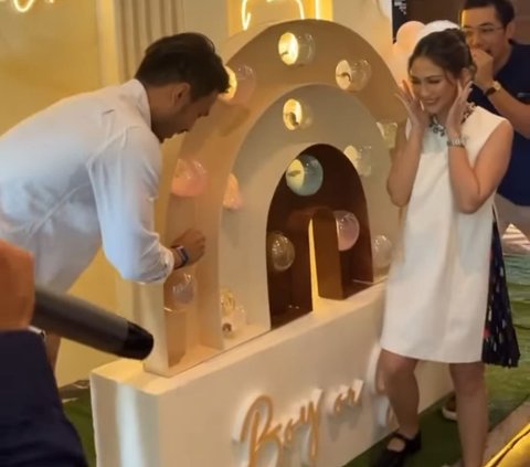 Keseruan Gender Reveal Jessica Mila, Yakup Hasibuan Girang saat Tahu Jenis Kelamin Anak Pertama