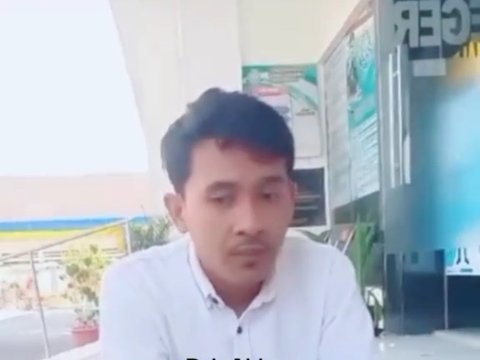 Ini Sosok Pak Akbar Sarosa, Guru Agama SMKN 1 Taliwang yang Dituntut Rp50 Juta Akibat Tegur Siswa untuk Salat