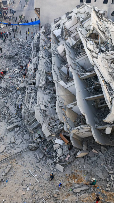 Serangan itu telah menyebabkan sebuah bangunan apartemen di Gaza yang padat penduduk runtuh rata dengan tanah.
