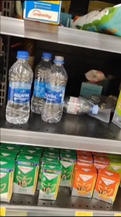 Viral Pembukaan Mal di India Berujung Chaos, Makanan di Supermarket Sampai Dijarah Warga