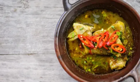 1. Resep Ikan Kuah Santan Pedas Tongkol