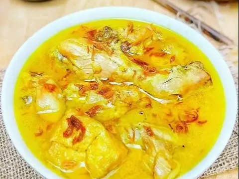 3. Kari Ayam Bumbu Kuning