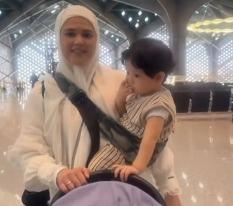 Jourell Anak Roger Danuarta Selfie di Depan Ka'bah, Bikin Gemas Ramai Didoakan jadi Anak Soleh