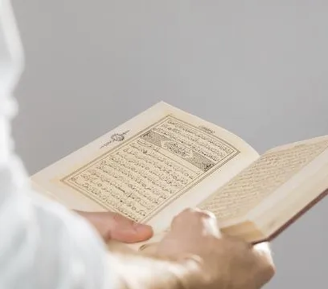 Hukum Suka Minta Ditraktir & Oleh-oleh dalam Islam, Boleh atau Tidak?