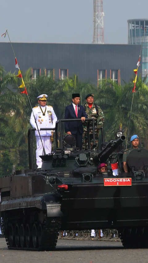 Upacara peringatan HUT TNI ke-78 telah dilaksanakan pada Kamis (5/10) lalu. Upacara pun dipimpin langsung oleh Presiden Joko Widodo. <br>