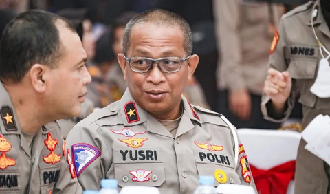 Brigjen Yusri Yunus Sendiri adalah  perwira tinggi Polri yang sejak 31 Oktober 2021 mengemban amanat sebagai Dirregident Korlantas Polri.