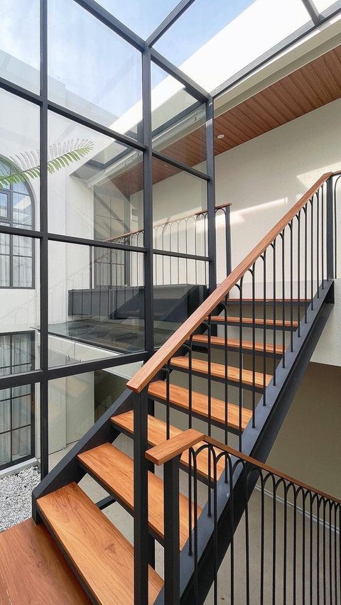 Make an Aesthetic House Staircase Rp63 Million, the Result Makes You Anxious.