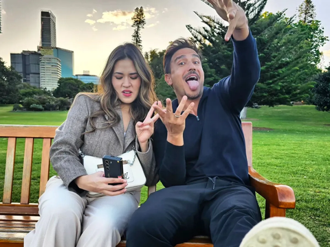 Potret Keluarga Pasangan Raisa dan Hamish Daud di Australia, Penampilan Lucu Zalina Bikin Salfok