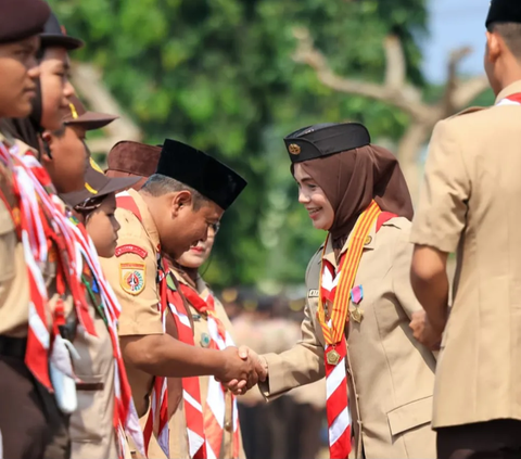 Hadiri Apel Besar Pramuka di Purbalingga, Atikoh Dicegat Siswa SMKN Jateng