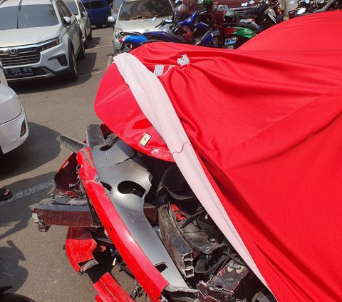 Penampakan Ferrari Merah yang Tabrak 5 Kendaraan di Senayan, Body Depan Ringsek dan Kaca Belakang Pecah