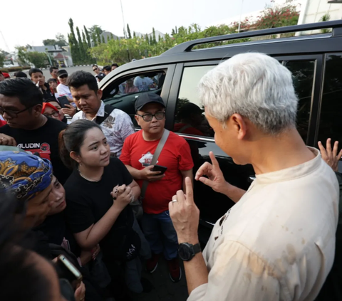 Respons Ganjar Tiba-Tiba 'Ditodong' Pertanyaan Dua Remaja Cirebon soal Penutupan TikTok Shop