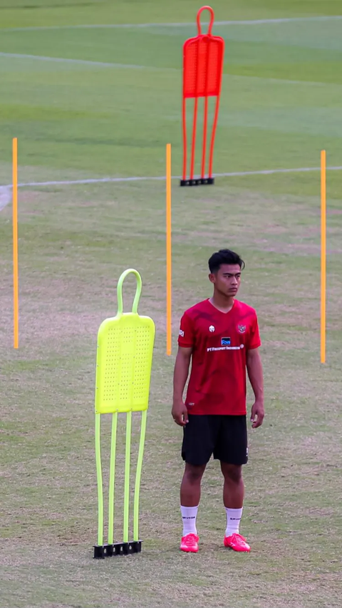 Beberapa wajah pemain timnas juga terlihat tegang saat melakukan latihan perdana jelang laga melawan Brunai.