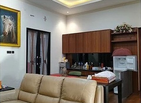 Bergaya Minimalis dan Asri, Ini Potret Rumah Desainer Anne Avantie di Semarang yang Dijual