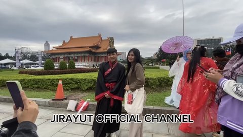 Potret Jirayut Liburan ke Taiwan Hingga Bertemu Fansnya JNations, Sampai Terharu