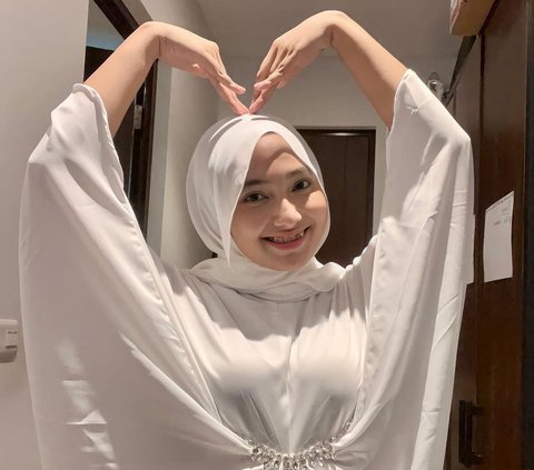 Intip Profil Auzura Qrzura, Selebgram Cantik yang Jadi Sorotan