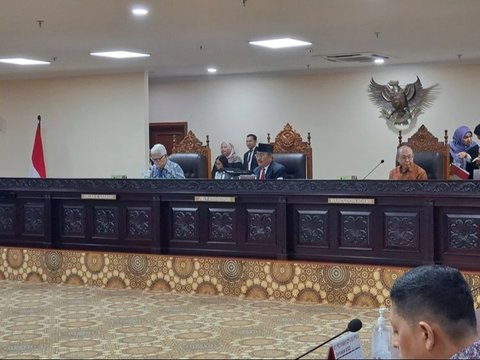 VIDEO: Ketua MKMK Jimly Gregetan Dengar Dugaan Pelanggaran Etik Anwar Usman