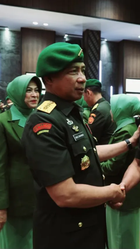 Kasad Sertijab 3 Jenderal, Brigjen Kristomeri Sianturi Resmi Jabat Kadispenad<br>