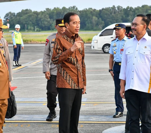 Reaksi Jokowi soal Baliho Ganjar-Mahfud Dicopot di Bali