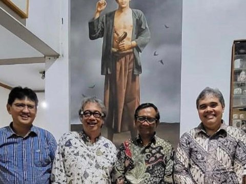 Budayawan Butet Ganti Lukisan di Dinding 'Joko Wibowo' dengan Wiji Thukul, Jelang 2024 Penuh Keganjilan!