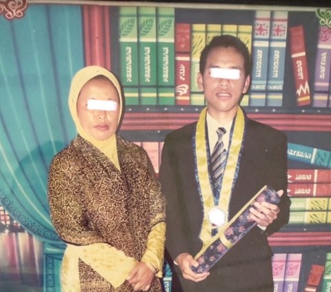 Kisah Ibu Selalu Tolak Ambil Rapor Anaknya di Sekolah Ini Viral, Alasan di Baliknya Bikin Haru