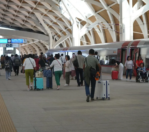 Kereta Cepat Tertahan karena Suplai Listrik PLN Padam, Ini Penjelasan Lengkap KCIC