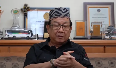 Menurut penuturannya, dahulu Sinar Jaya merupakan perusahaan angkutan truk yang dibuat oleh ayah dari Herman Rusly (Alm.).