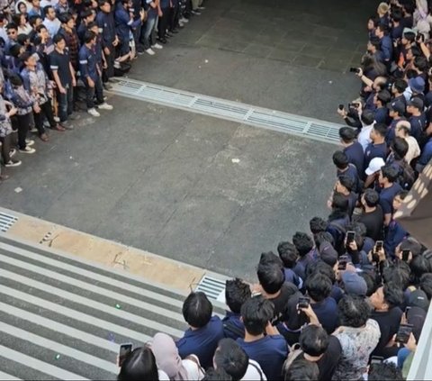 Momen Viral Parade Wisuda ITB, Curi Perhatian Netizen