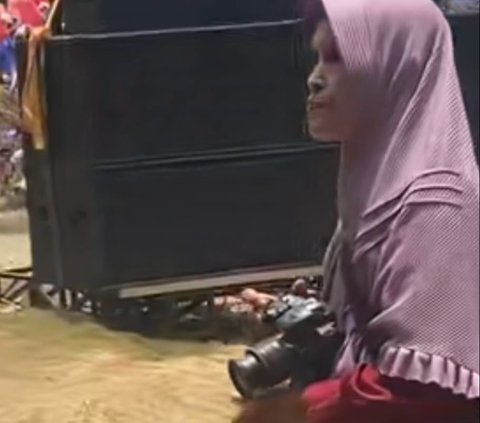 Viral Seorang Nenek Jadi Fotografer di Acara Resepsi Pernikahan, Begini Hasil Fotonya