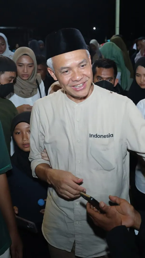 Ganjar Ngadu ke Wayan Koster Balihonya Dicopot jelang Kedatangan Jokowi di Bali: Sudah Dipasang Lagi<br>