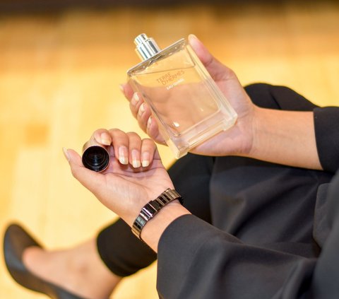 Try Perfume Layering Technique, to Make the Scent Different and Last Longer