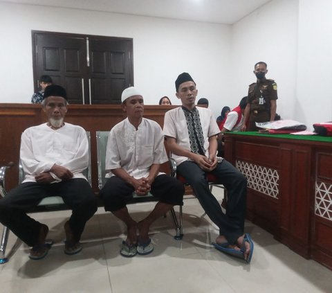 Dukun Aki, Sholihin & Dede, Pembunuh Satu Keluarga di Bekasi Divonis Penjara Seumur Hidup!