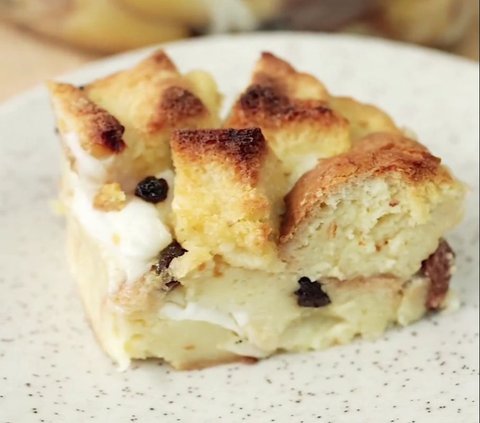 Slurrp, Make Bread Pudding with Raisin and Young Coconut Toppings