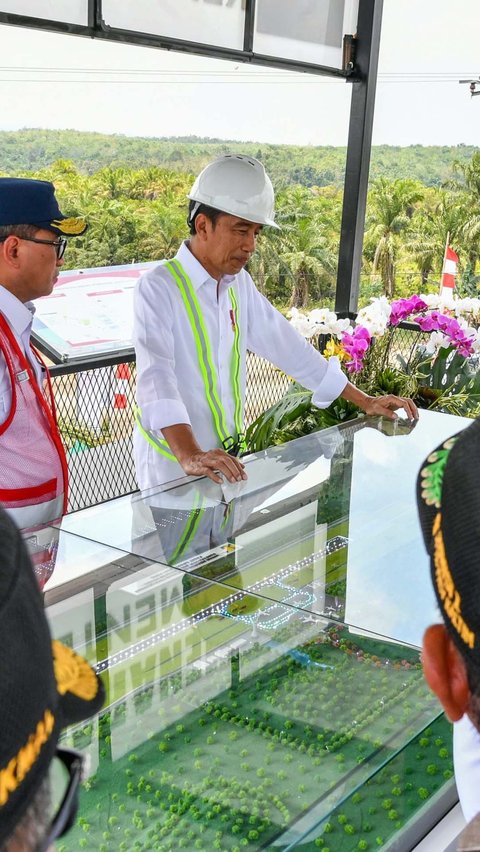 Presiden Jokowi menilai bandara tersebut memiliki peran yang sangat penting bagi kawasan IKN.