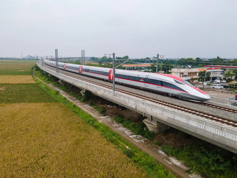 Kereta Cepat Whoosh Mogok 15 Menit Akibat Listrik Padam, PLN Minta Maaf